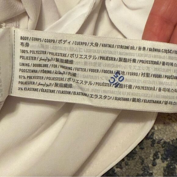 Abercrombie & Fitch White One-Shoulder Smocked Top Size Large - Picture 12 of 13